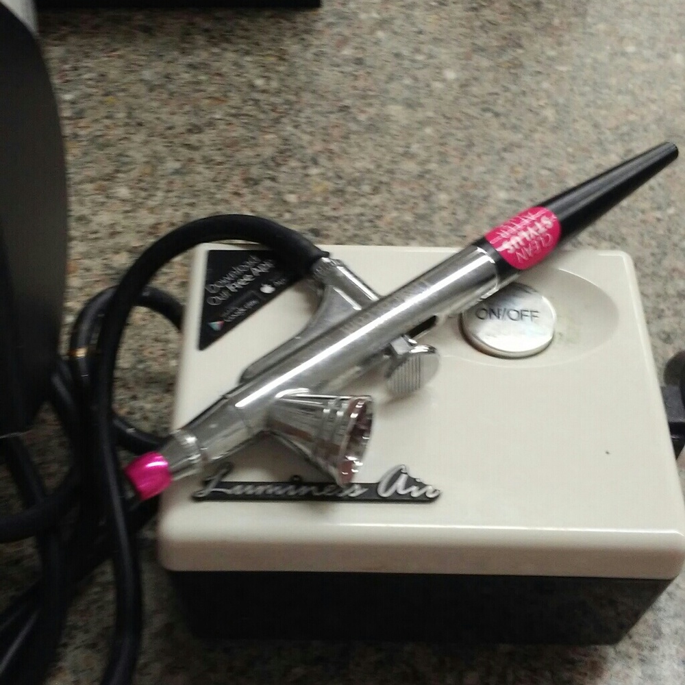Airbrushing system